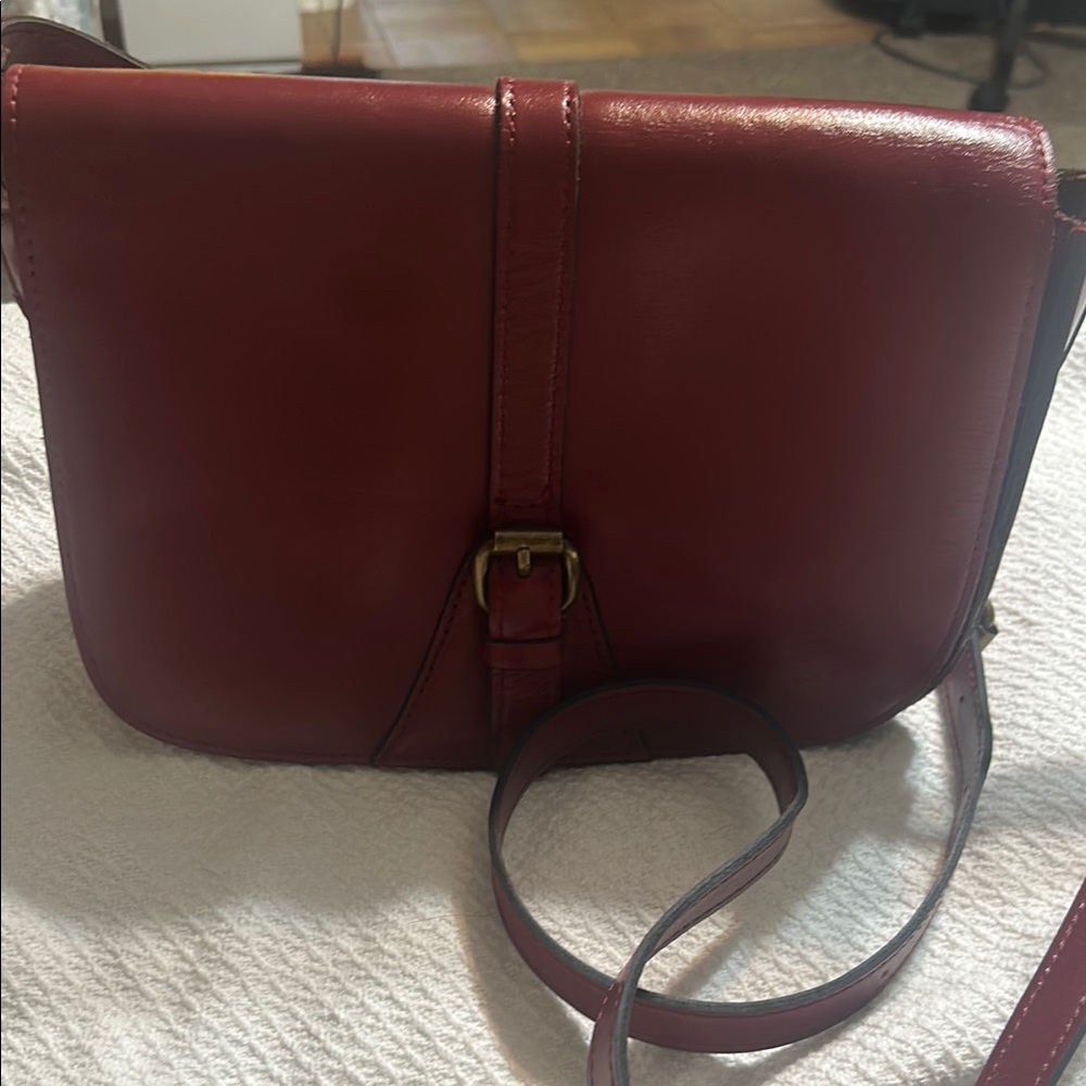 Elegant Burgundy Leather Crossbody Bag